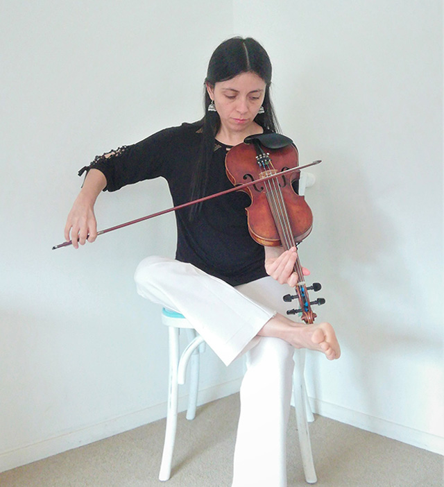 María Valenzuela postura violín india 2